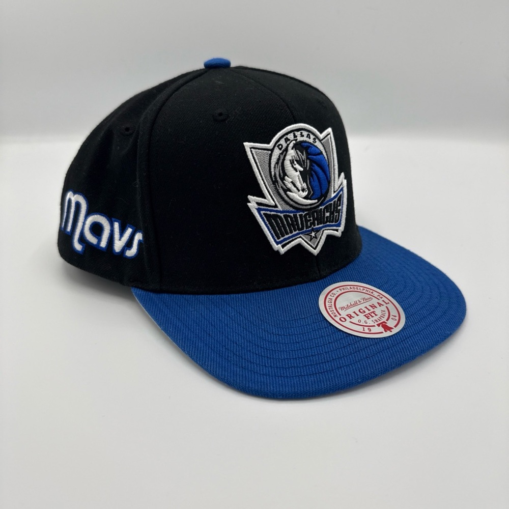 NEW Mitchell & Ness Dallas Mavericks Side Core 2.0 Snapback Hat 2 Tone BLK /Blue